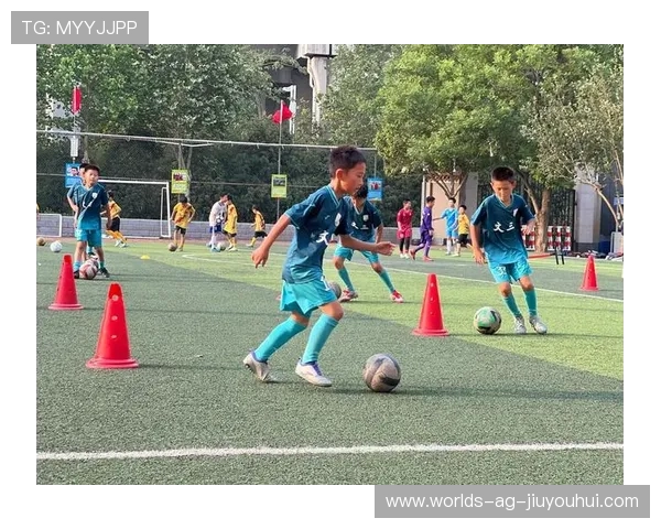 从小熏陶足球精神培养青少年团队意识与坚韧意志的成长之路 从小熏陶足球精神培养青少年团队意识与坚韧意志的成长之路